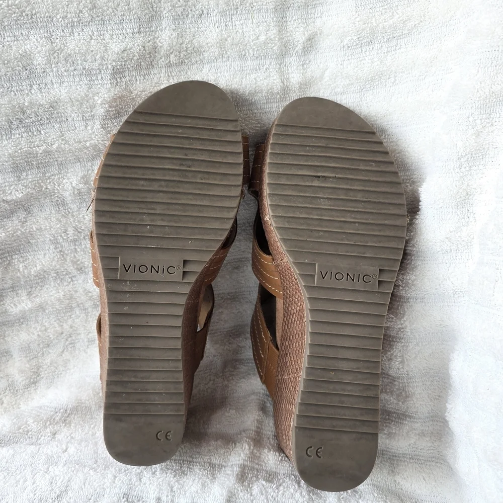 VIONIC Malorie Raffia Platform Wedge Sandals  Womens 10M Carmel Beige *READ